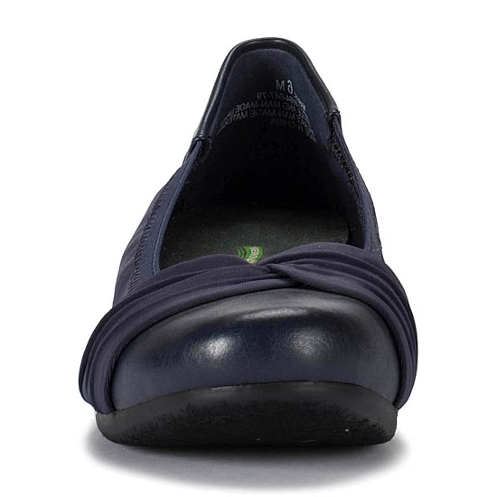 Baretraps Marcie Womens Round Closed Toe Slip-On Shoe