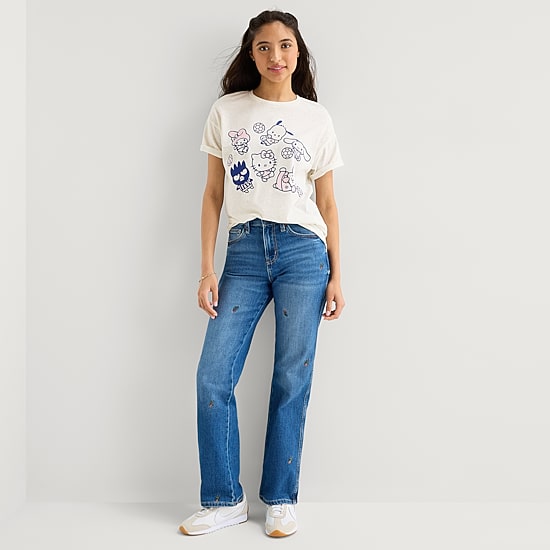 Hello Kitty And Friends Soccer Boyfriend Tee Womens Juniors Crew Neck Short Sleeve Regular Fit Hello Kitty Graphic T-Shirt