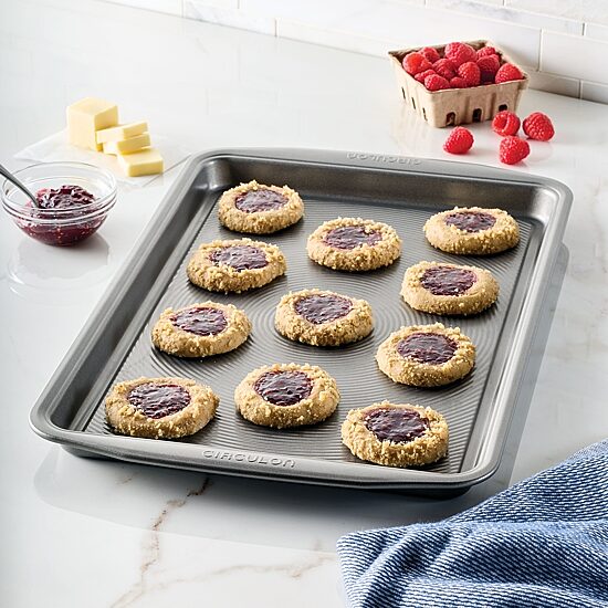 Circulon 11" X 17" Non-Stick Cookie Sheet