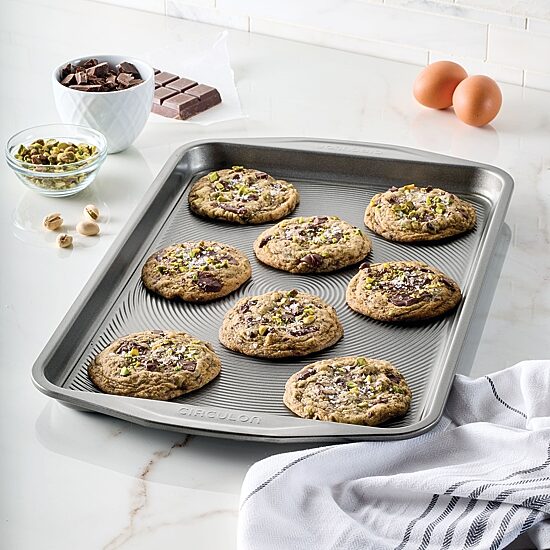 Circulon® Total Nonstick Bakeware 11x17-Inch Cookie Sheet