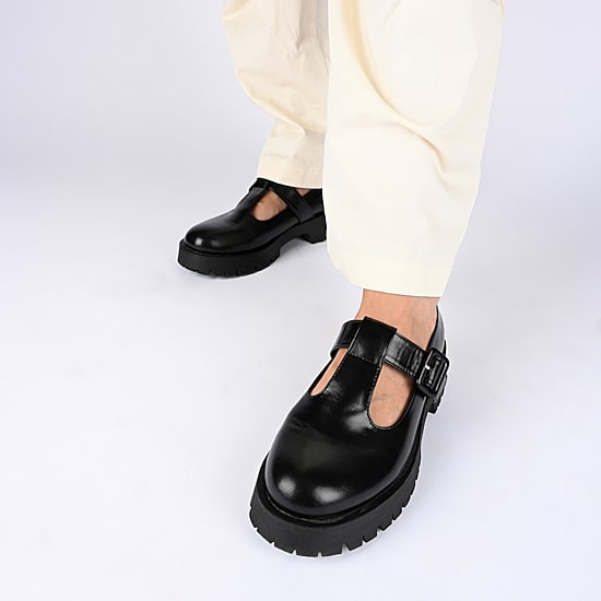 Journee Collection Suvi Womens Round Closed Toe Mary Jane Shoes