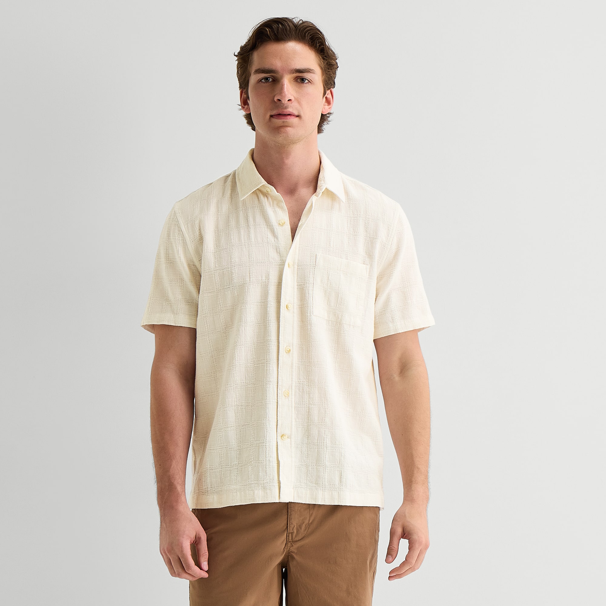 mutual weave Mens Short Sleeve Classic Fit Button-Down Shirt
