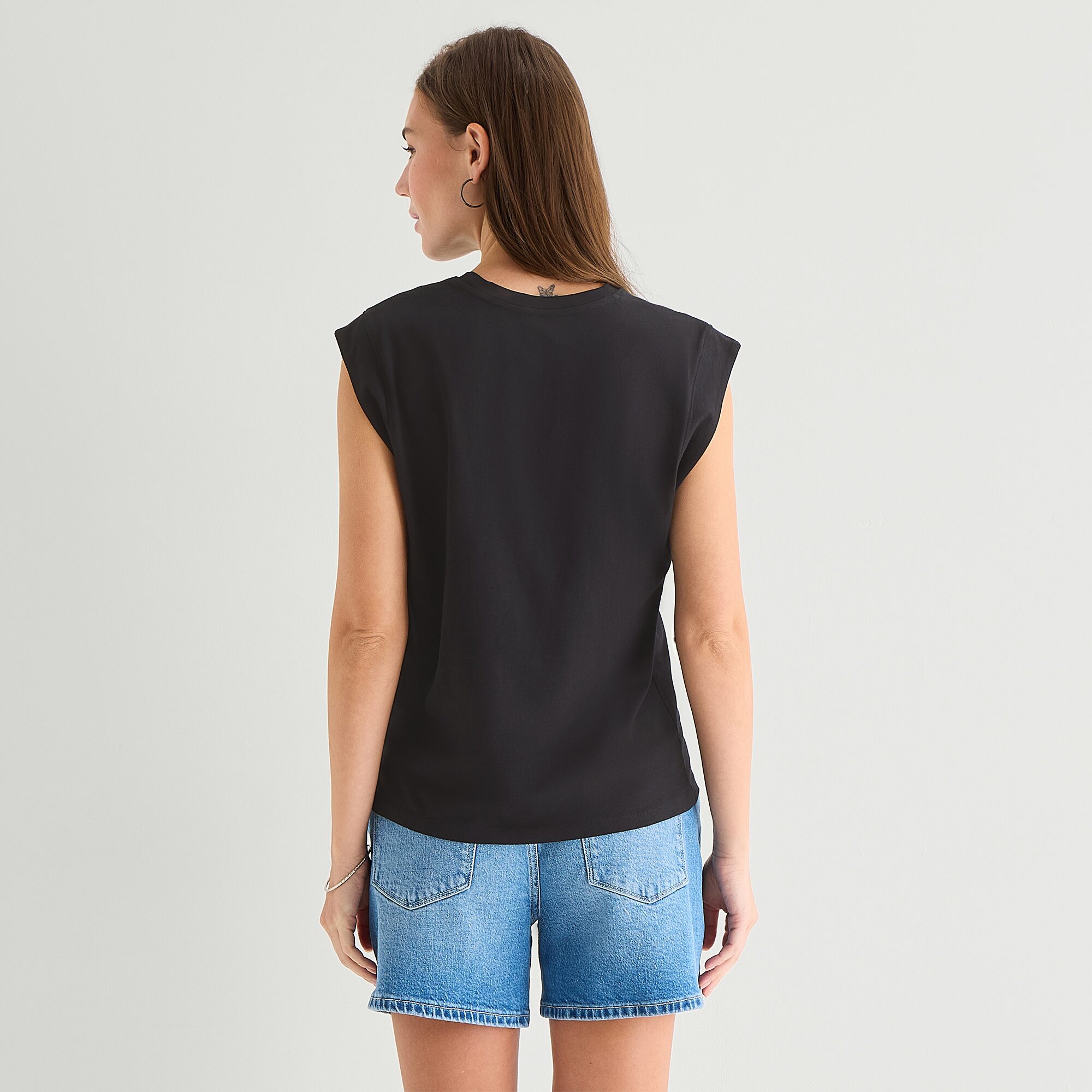 a.n.a Womens Crew Neck Sleeveless Muscle T-Shirt