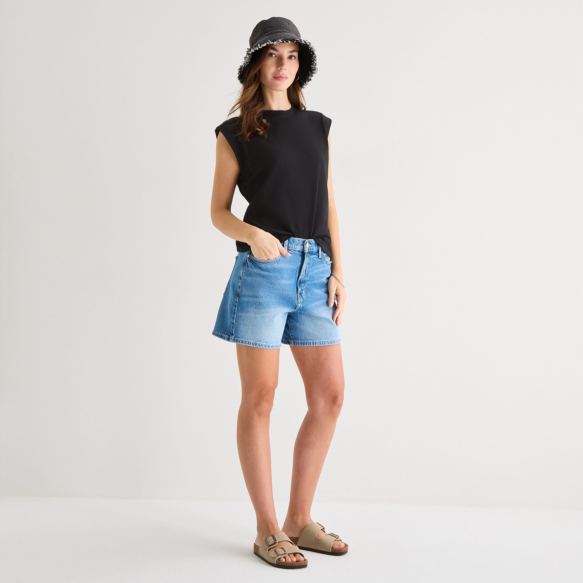 a.n.a Womens Crew Neck Sleeveless Muscle T-Shirt