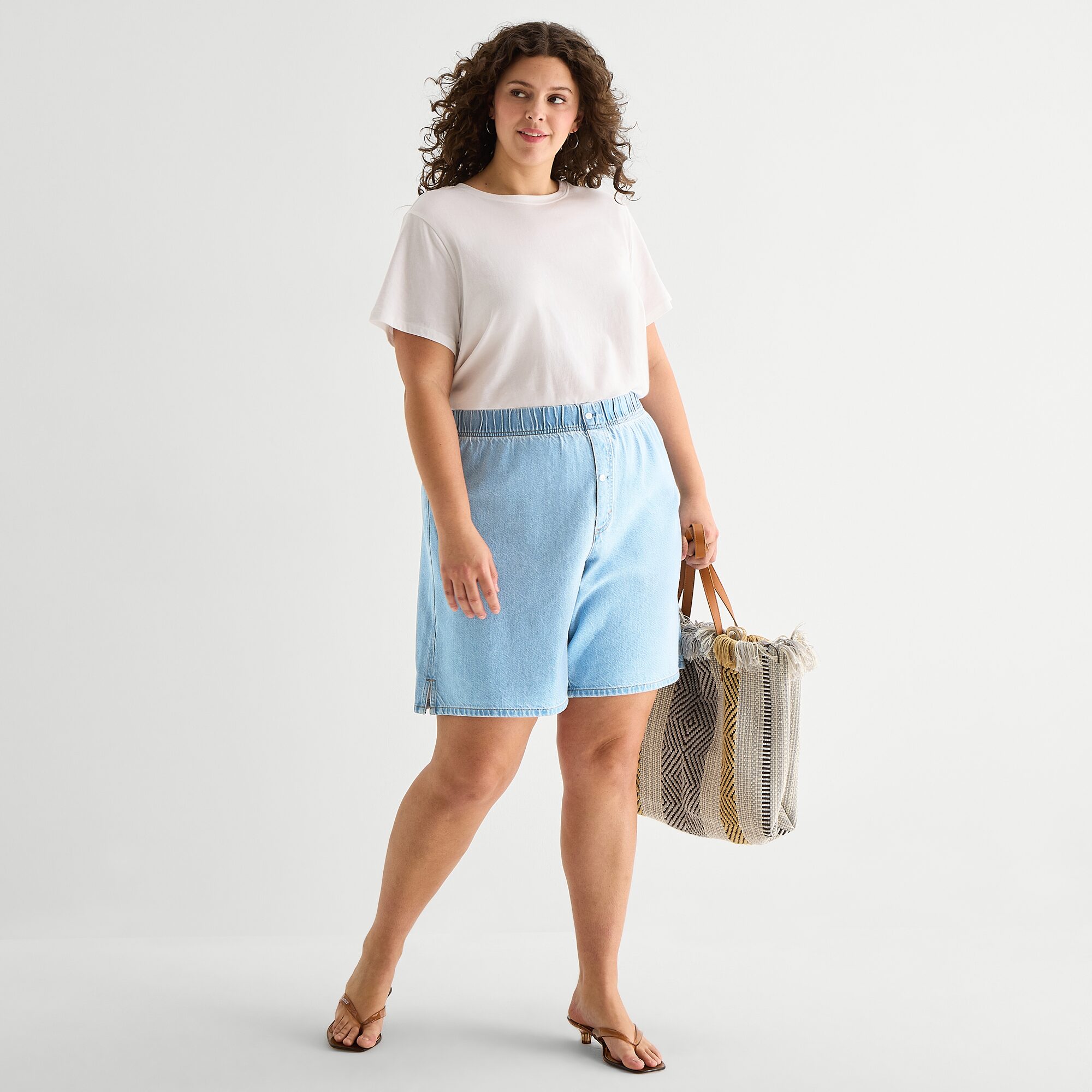 a.n.a Womens Mid Rise Plus Pull-On Short