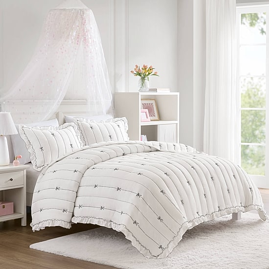 Intelligent Design Florence Embroidered Ruffle Easy Care Quilt Set