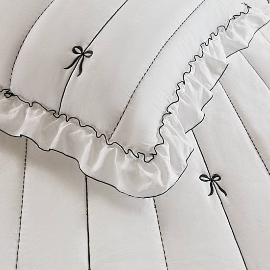 Intelligent Design Florence Embroidered Ruffle Easy Care Quilt Set