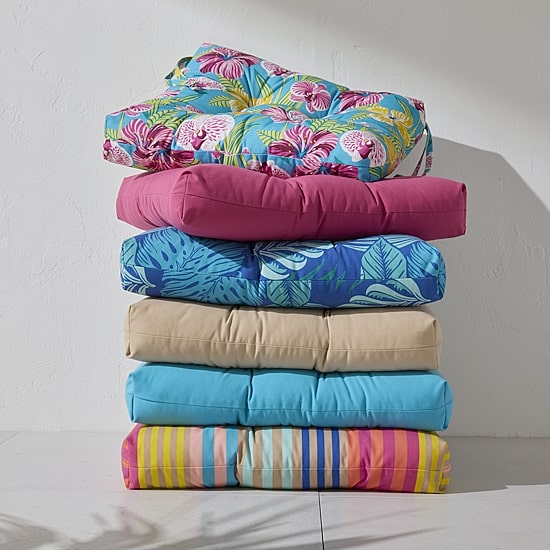 Outdoor Oasis Tropical Print Patio Seat Cushion