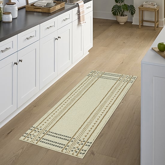 Maples Border Plaid Indoor Rectangular Runner