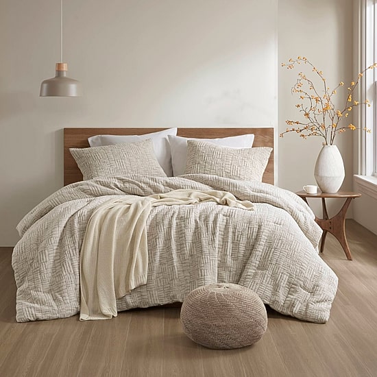 Croscill Harper Oversized Cotton Matelasse 3-pc. Midweight Comforter Set