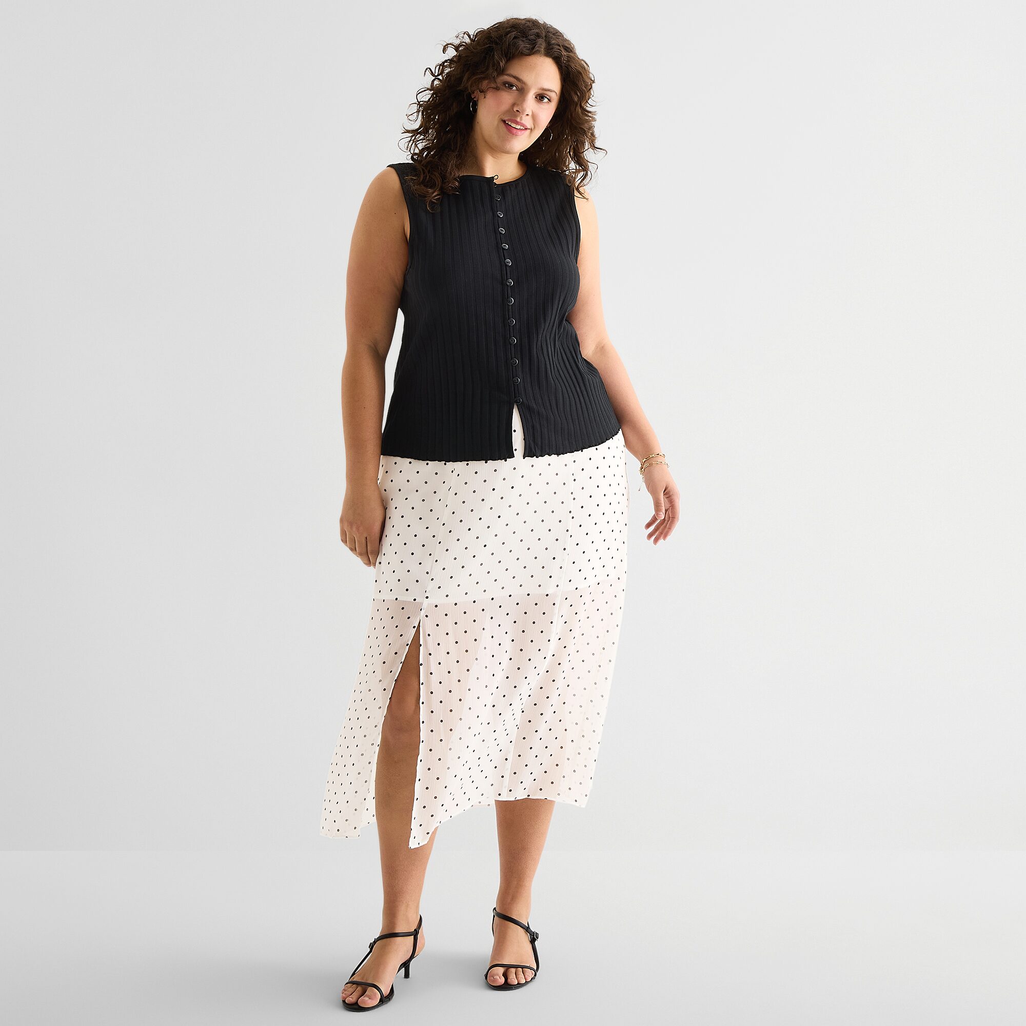 a.n.a Womens Plus Crew Neck Sleeveless Vest