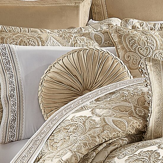 Queen Street Sandy Tufted Round Throw Pillow