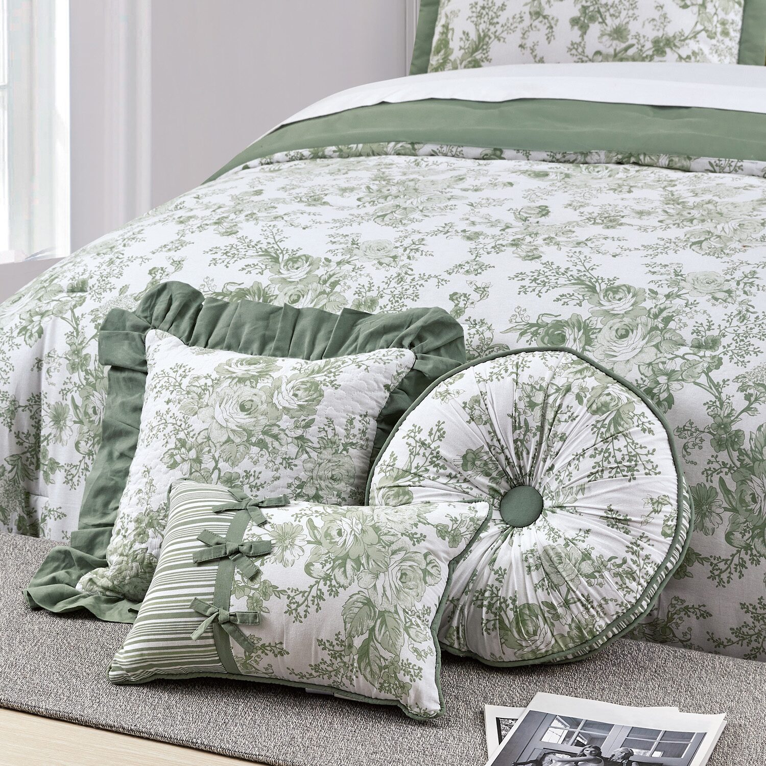 Laurel Manor Toile Garden Round Throw Pillow