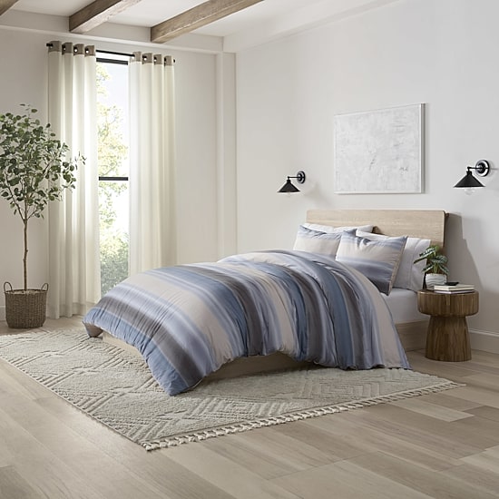 Vellux Alfie Midweight REVERSIBLE Comforter Set