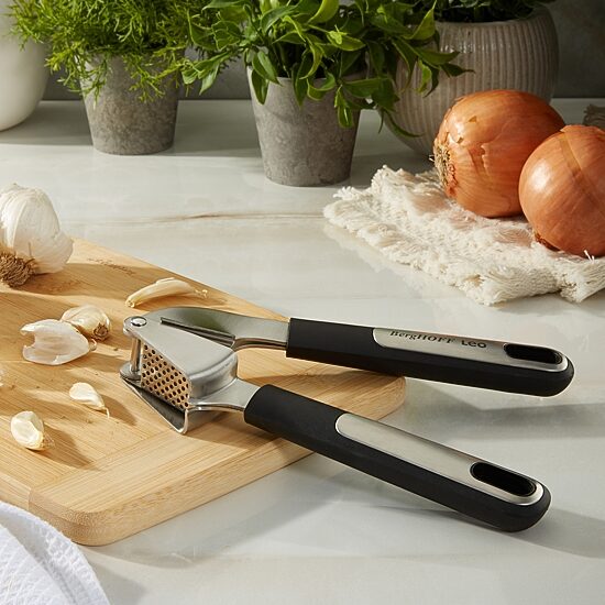 BergHOFF Leo Graphite Garlic Press