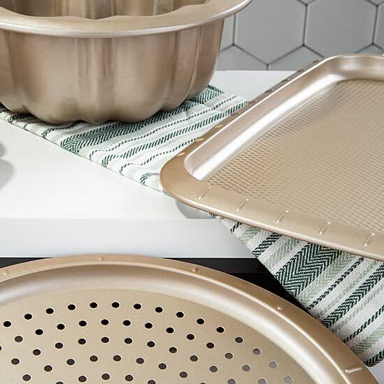 BergHOFF Balance Non-Stick Perforated 12.5" Pizza Pan