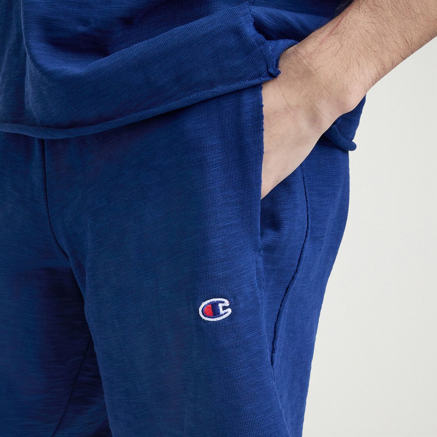 Champion Mens 7" Mid Rise Workout Shorts