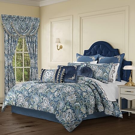 Five Queens Court Woodstock 4-pc. Damask + Scroll Comforter Set