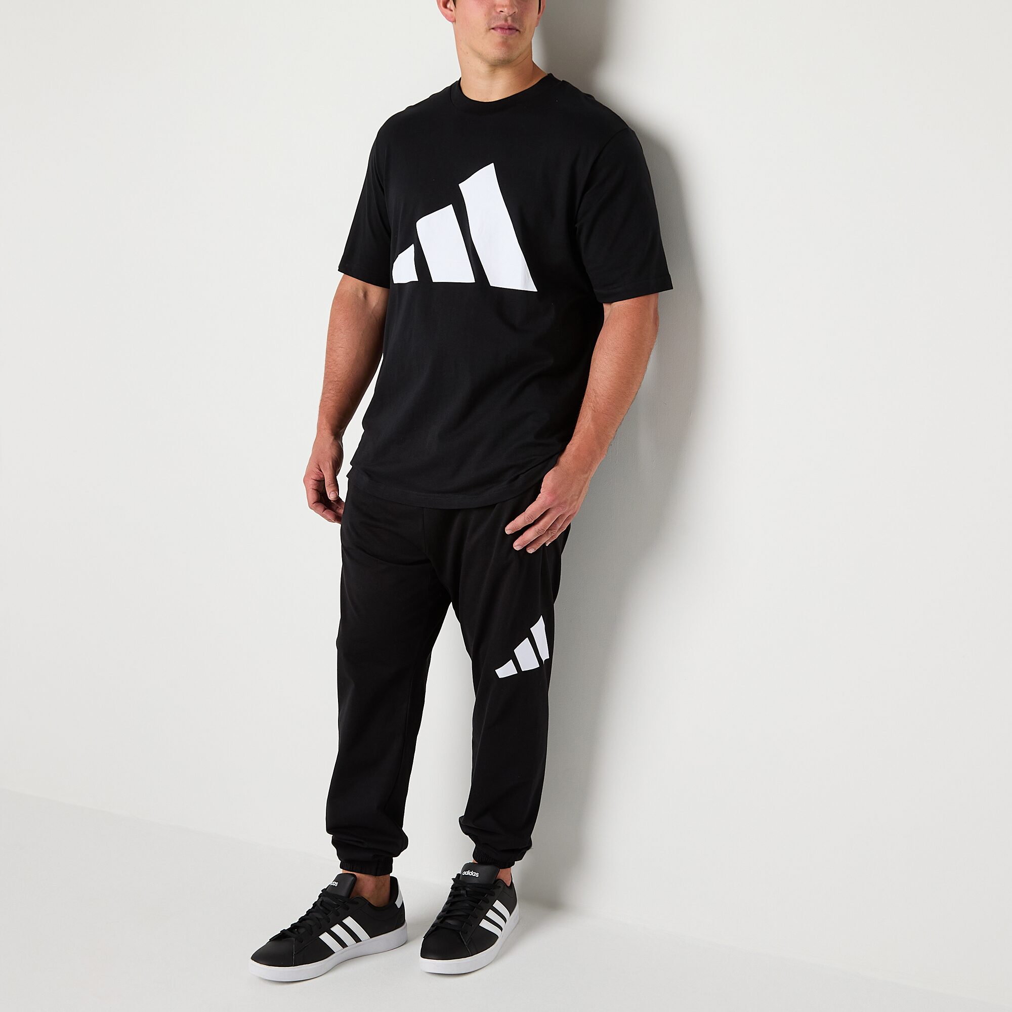 adidas Mens Crew Neck Short Sleeve Regular Fit Big and Tall Graphic T-Shirt