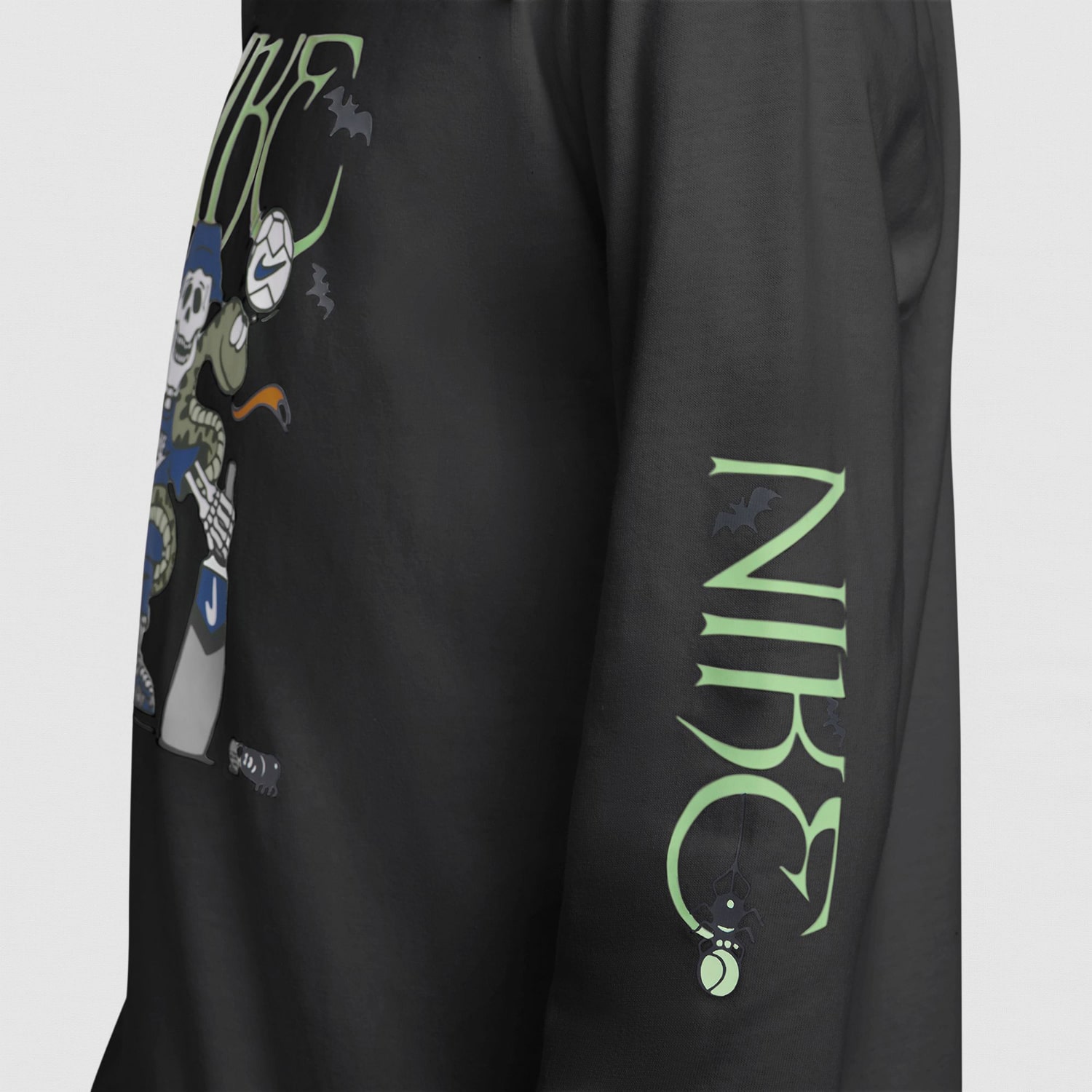 Nike Big Kid Unisex Crew Neck Long Sleeve Classic Fit Graphic T-Shirt