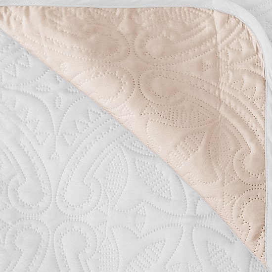 Linery Medallion Loveseat Protector