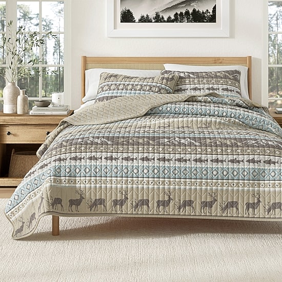 Linery Animal Stripe REVERSIBLE Quilt Set