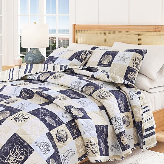 Linery Seashell Patchwork REVERSIBLE Quilt Set