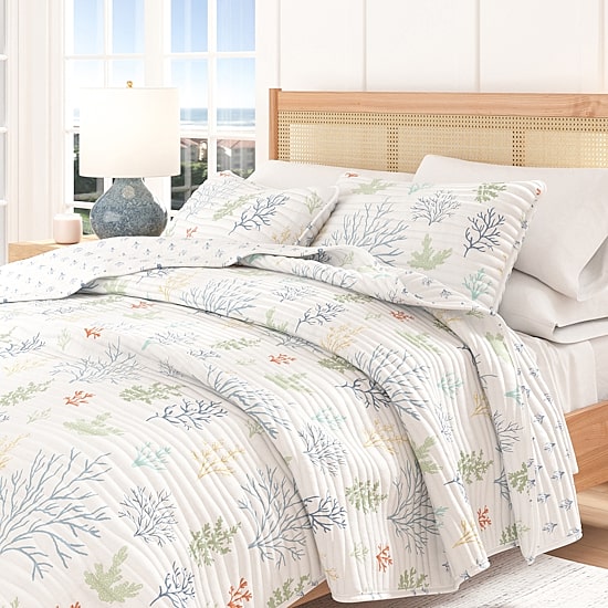 Linery Pastel Coral Pattern Reversible Quilt Set