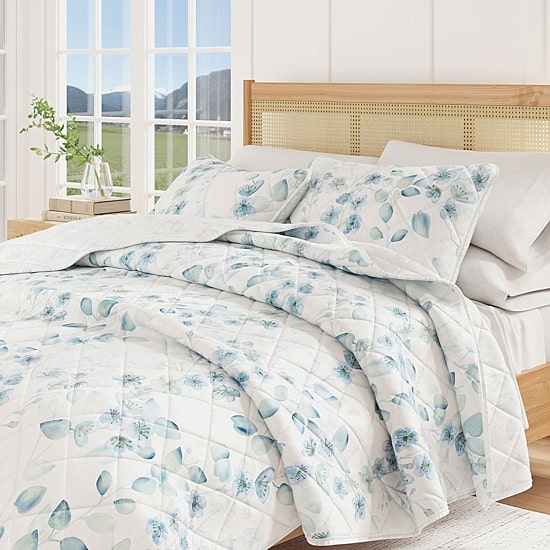 Linery Watercolor Leaves Reversible Quilt Set