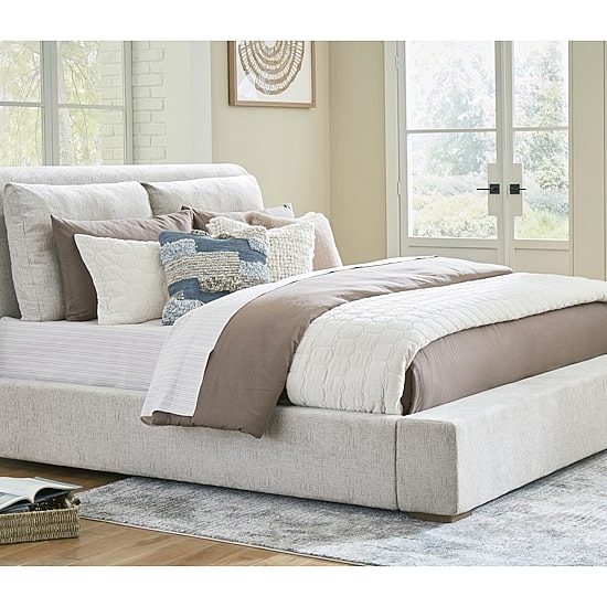 Signature Design by Ashley Cortez Upholstered Bed