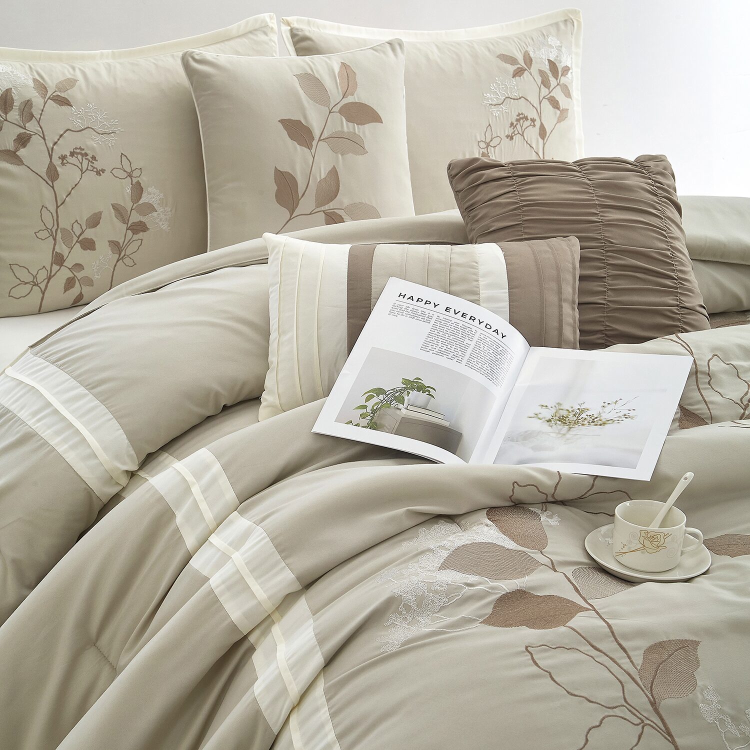Stratford Park Clarissa 7-pc. Midweight Comforter Set