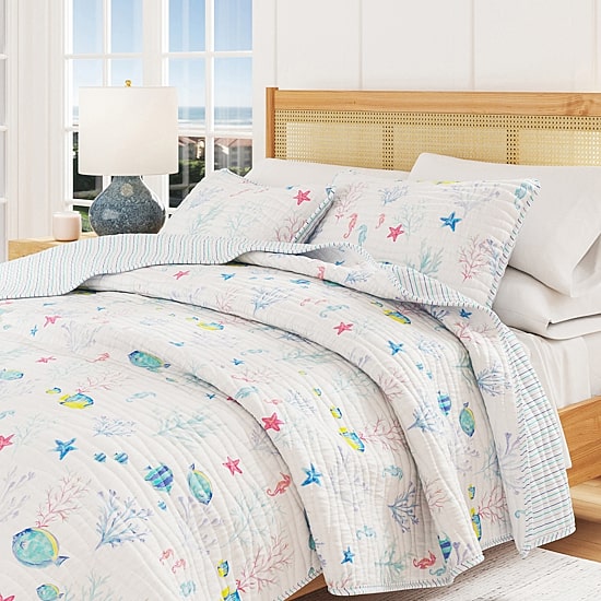 Reversible Coastal Print Quilt Set