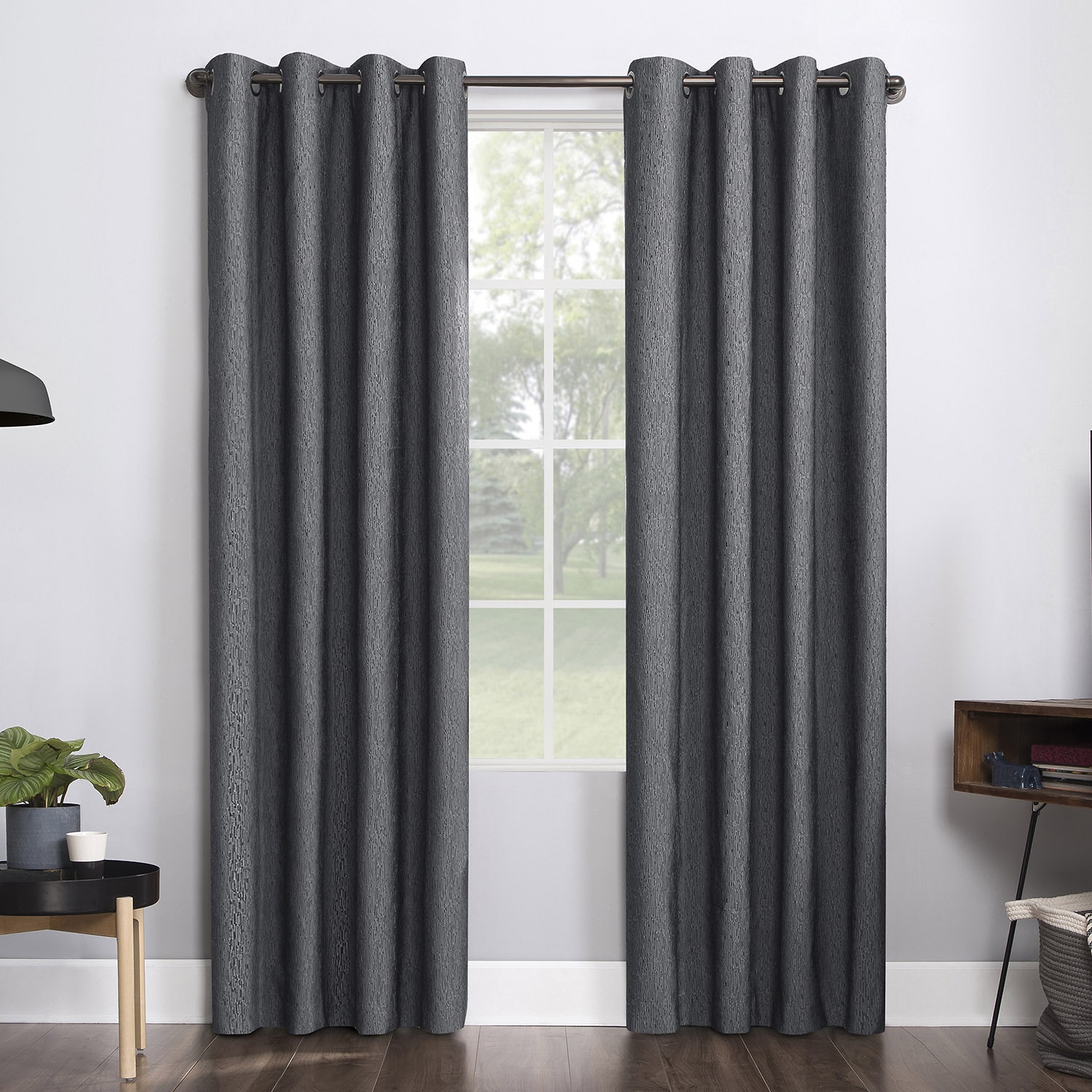 Sun Zero Noir Dimensional Thermal Extreme Grommet Top Energy Saving 100% Blackout Single Curtain Panel