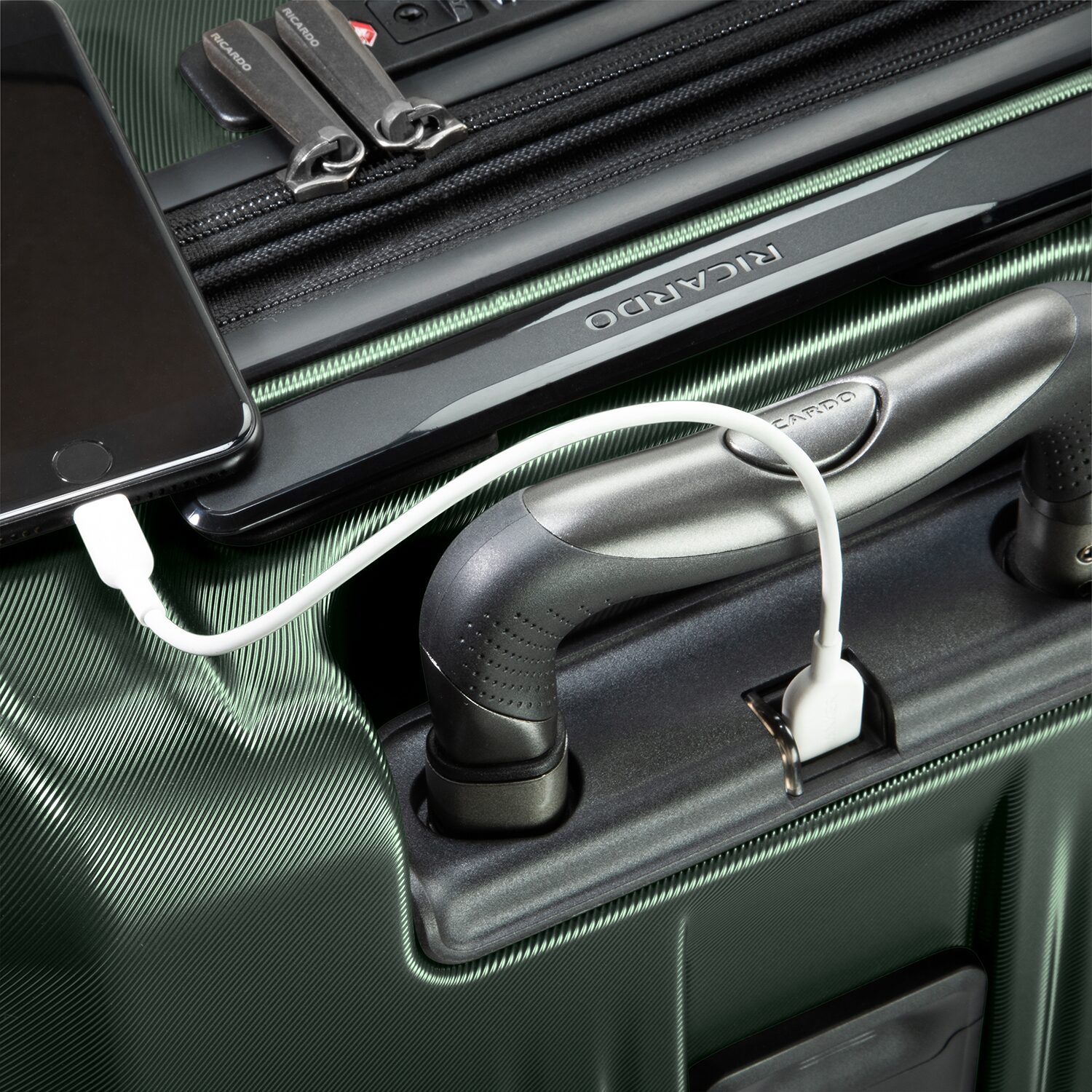 Ricardo Beverly Hills Montecito 2.0 21 Inch Hardside Carry-On Spinner Luggage