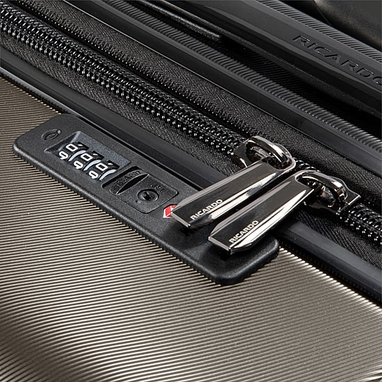 Ricardo Beverly Hills Montecito 2.0 25 Inch Hardside Checked Spinner Luggage