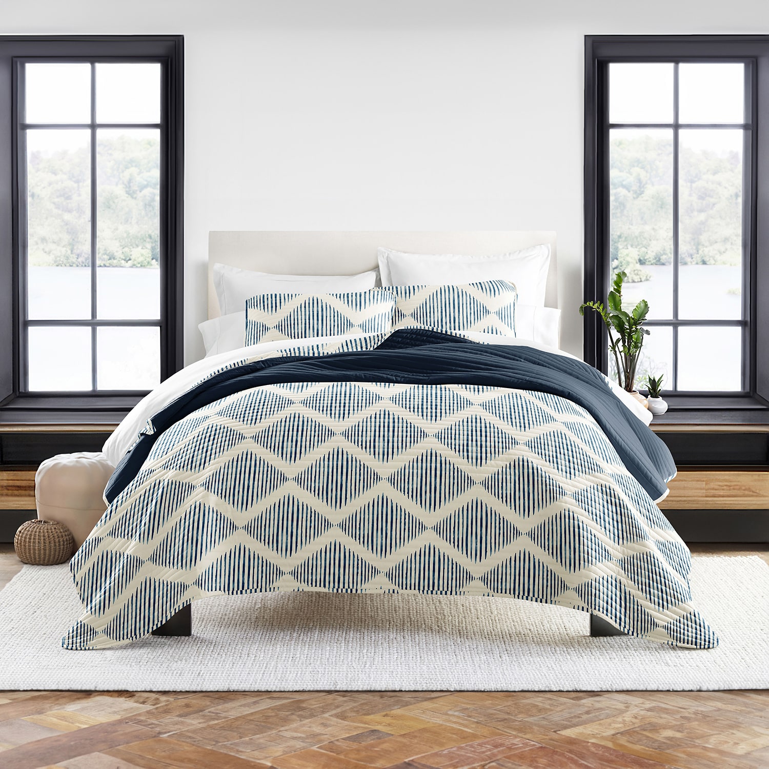 Casual Comfort Pattern Reversible Contemporary Lightweight 3 Pc. Quilt Set