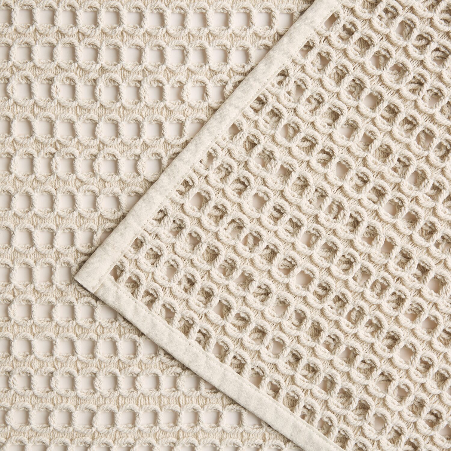 Fiesta Kai Macrame Table Runner