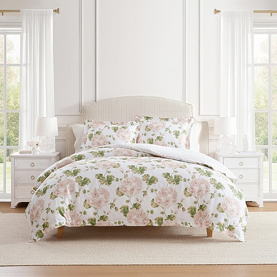 Martha Stewart Geranium Bloom Easy Care Comforter Set