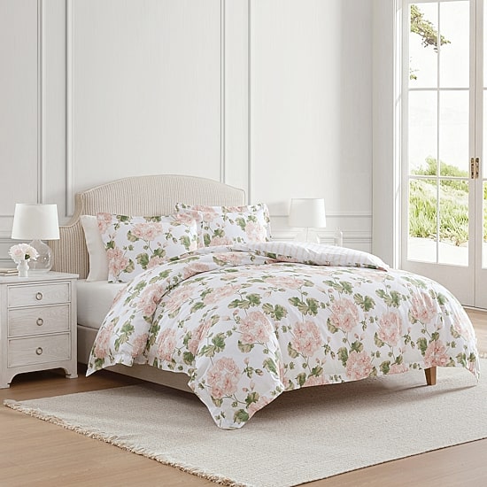 Martha Stewart Geranium Bloom Easy Care Comforter Set