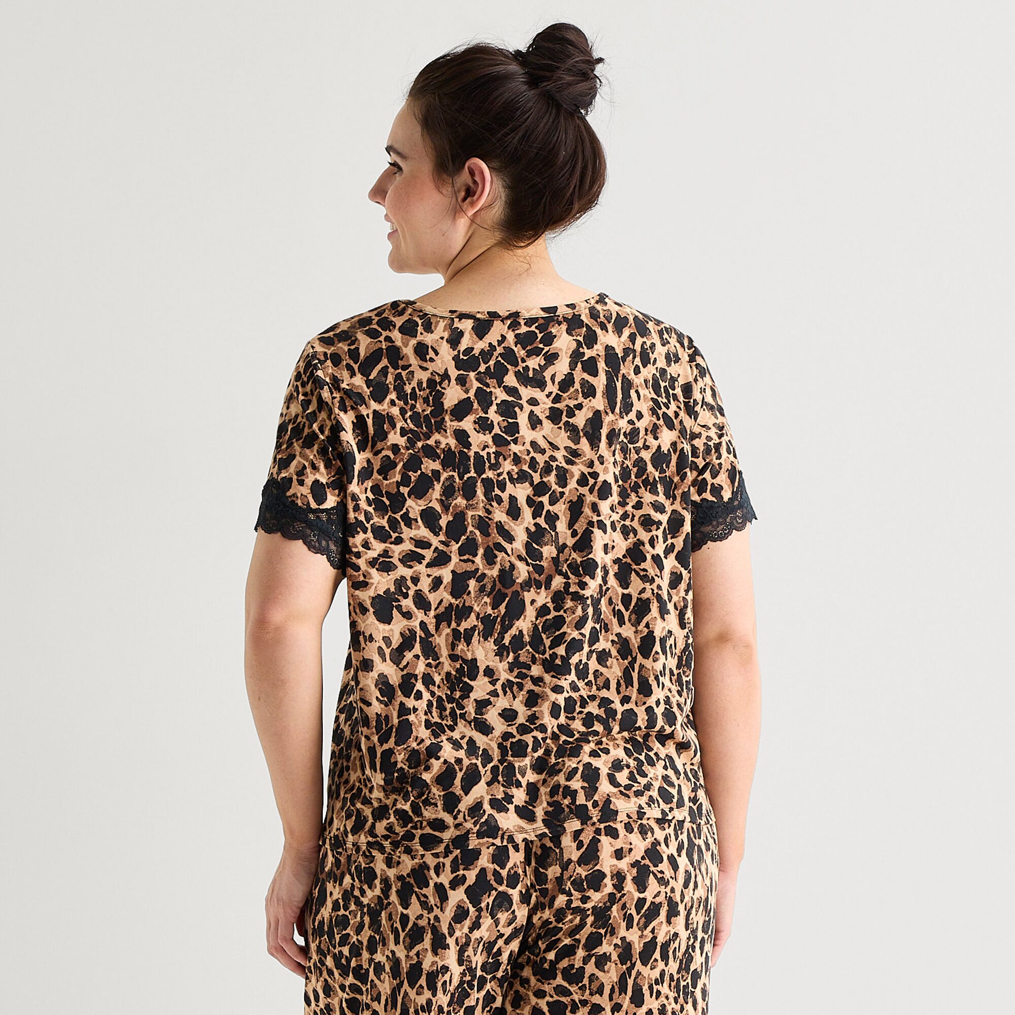 Ambrielle Womens Round Neck Short Sleeve Plus Pajama Top