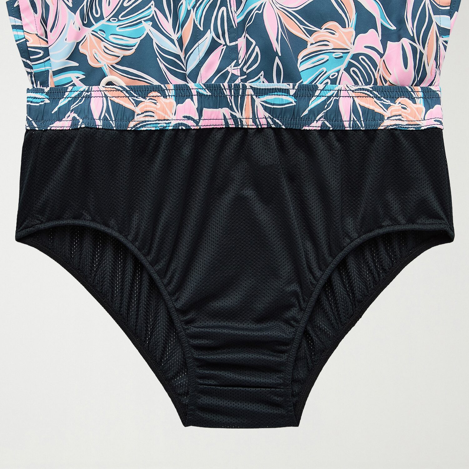 Arizona Mens 6 1/2" Animal Swim Trunks