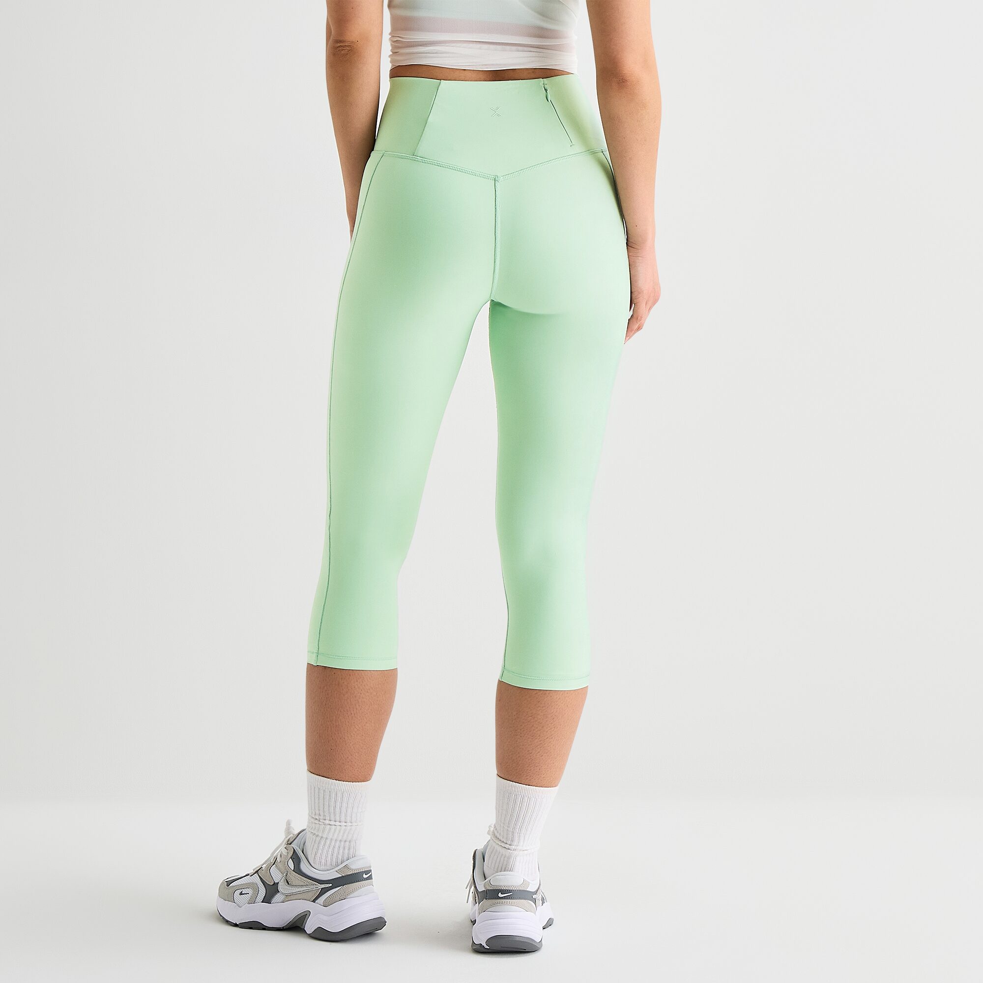 Xersion EverContour+ Womens High Rise 21" Cropped Legging