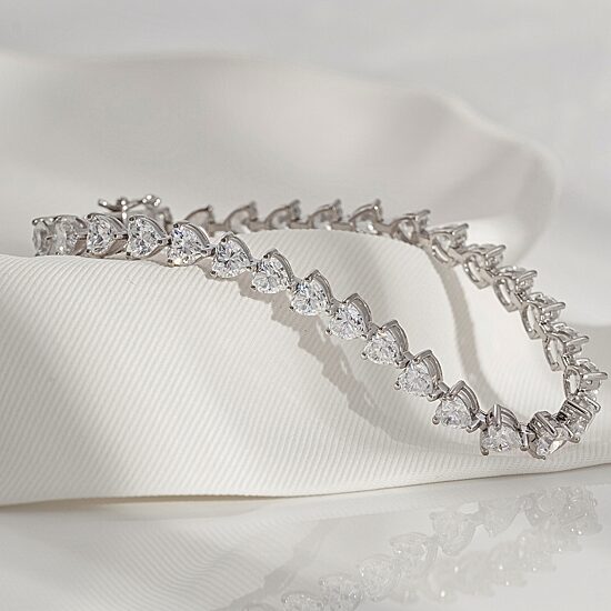 Diamonart Womens Cubic Zirconia Sterling Silver Heart 7.25 Inch Tennis Bracelet