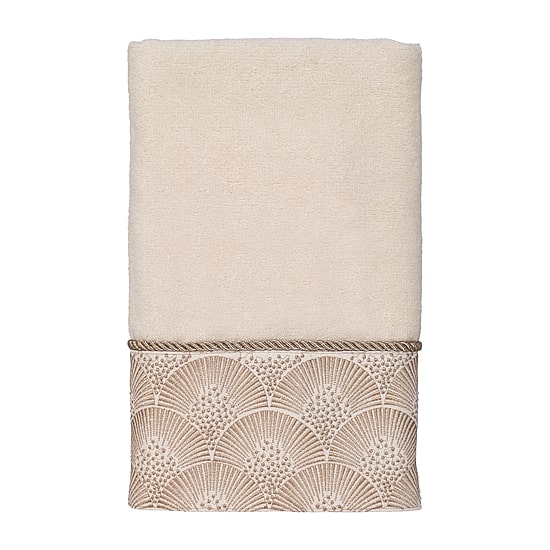 Avanti Deco Shell Ivory Embellished Bordered Bath Towel