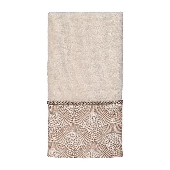 Avanti Deco Shell Ivory Embellished Bordered Bath Towel