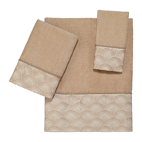 Avanti Deco Shell Rattan Embellished Bordered Bath Towel