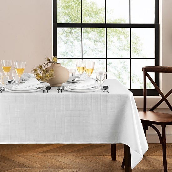 Threadmade Laurel Tablecloth