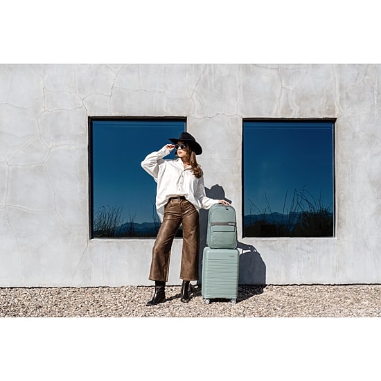 Samsonite Elevation Plus Classic 21 Inch Hardside Carry-On Spinner Luggage