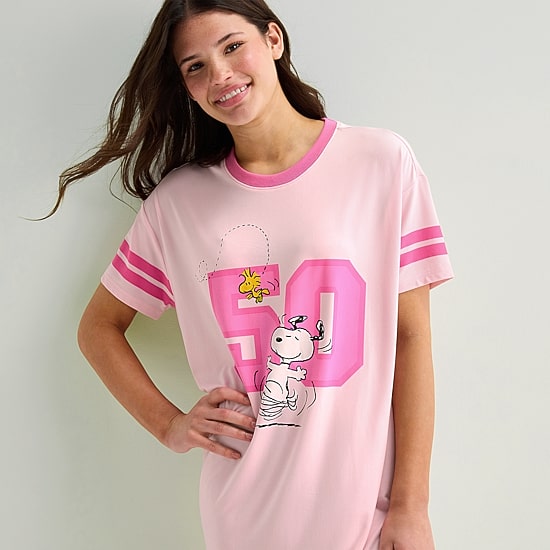 Disney Mjc With Sock Womens Short Sleeve Round Neck Peanuts Snoopy Nightgown