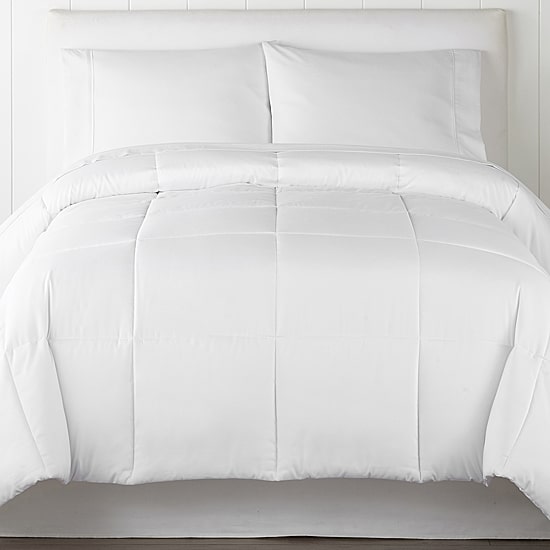 Home Expressions Light Warmth Down Alternative Comforter